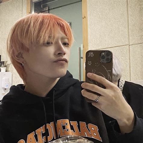 Pin By Charley Carte On Captain Of My Heart Kim Hongjoong Pretty