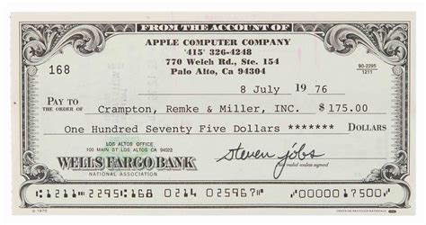 Cheque assinado por Steve Jobs é vendido por mais de US 100 000