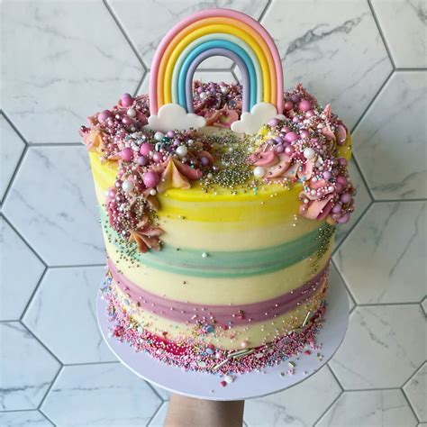 Rainbow Sprinkle Cake Buzzycakes