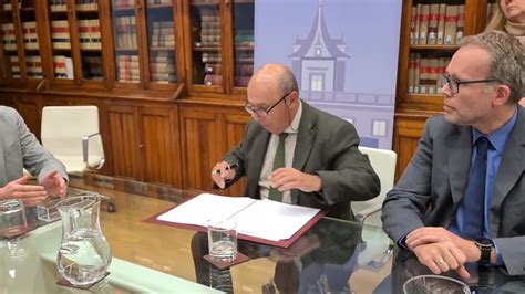 Los Laj Y El Ministerio De Justicia Firman El Acuerdo Y Ponen Fin A La