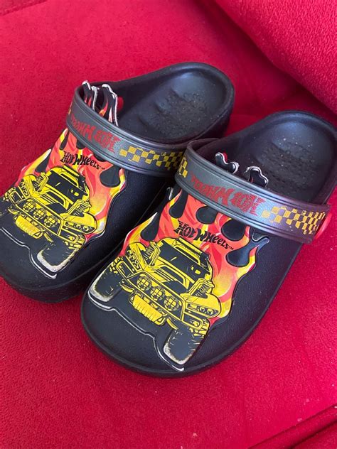 Crocs da Grendene Hot Wheels Calçado Infantil para Meninos Crocs Usado enjoei