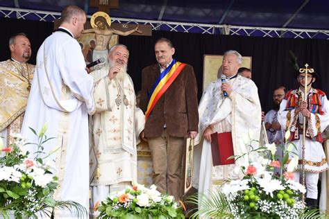 Mitropolitul Andrei A Binecuv Ntat Comunitatea Din Cepari La Slujba De