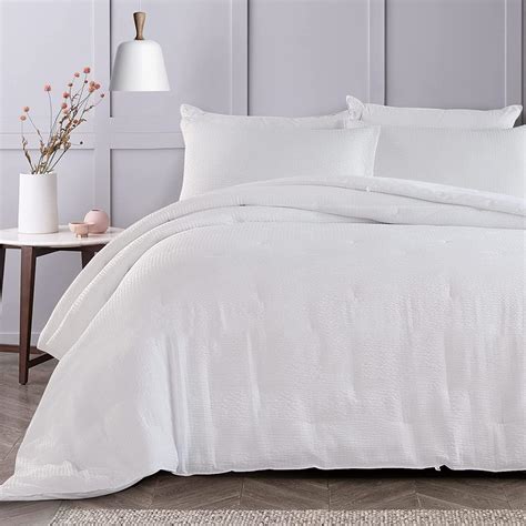 Hombys 3 Piece Seersucker Oversized King Comforter Set 120x128 Breathable White