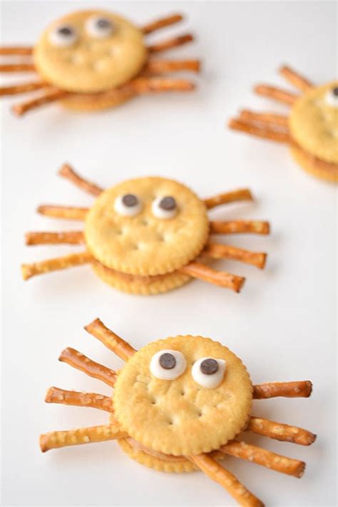 Easy Ritz Cracker Spiders