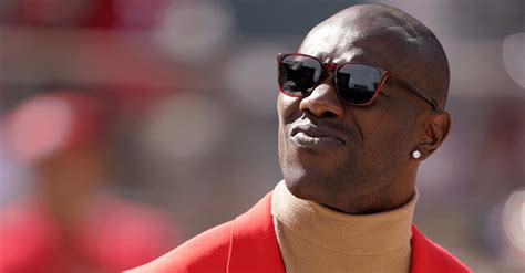 Terrell Owens on National Anthem Protests: "I'm With Kap" - FanBuzz