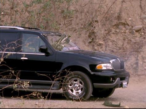 IMCDb Org 1998 Lincoln Navigator UN173 In Tremors 2003