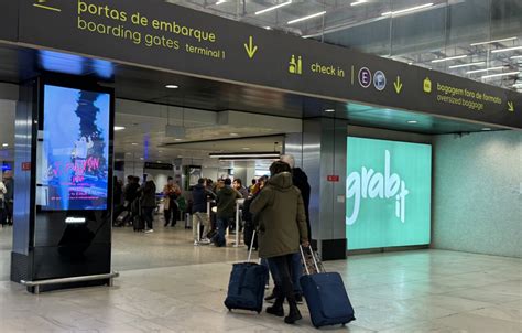 Aeroportos Portugueses Receberam Mais De Milh Es Passageiros