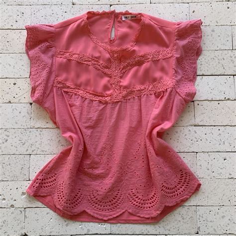 Blusa Em Laise Detalhe Gripier Rosa Dondoca Moda Feminina