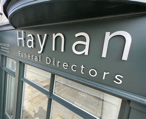 Vinyl Signs Sign Makers Uk