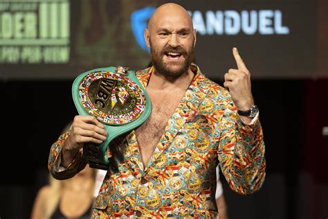 Tyson Fury promises knockout finish to epic Wilder trilogy | AP News