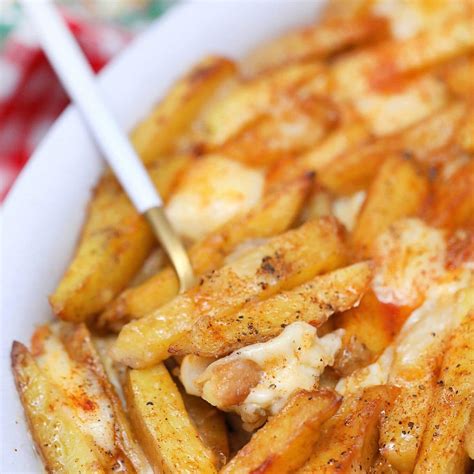 Easiest Canadian Poutine Recipe Youll Ever Make Scrambled Chefs