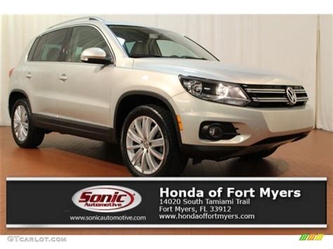 White Gold Metallic Volkswagen Tiguan Se Photo