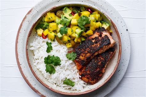 Pinch Of Yum S Bbq Salmon Bowl With Mango Avocado Salsa Hotcooking