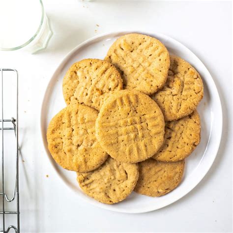 Crunchy Peanut Butter Cookies Handle The Heat