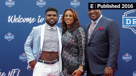 At The Nfl Draft Ezekiel Elliott Brings Back The Crop Top The New