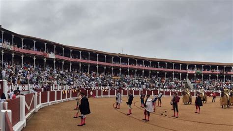 Gij N Con Nuevo Pliego Euros De Canon M Ximo Para Dar Toros En