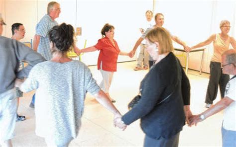 Tourisme Initiation Aux Danses Bretonnes Le T L Gramme