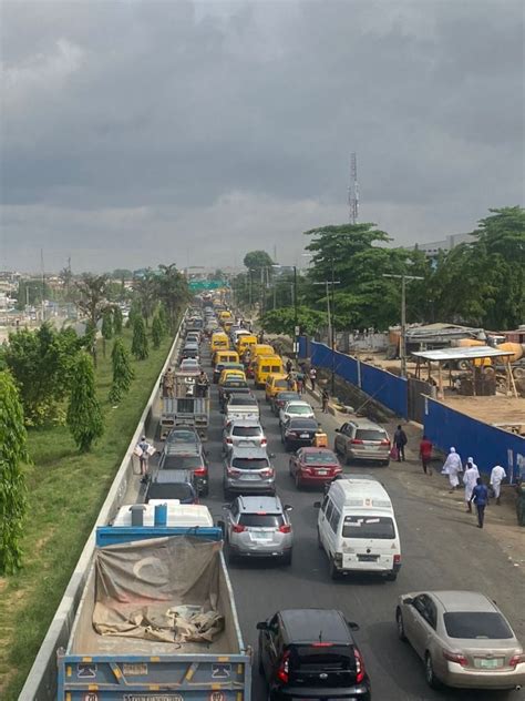 Photos Motorists Commuters Stranded In Lagos Ibadan Expressway