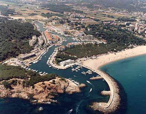 Playa Cala Pedrosa En Castell Platja D Aro Informaci N Mapa Y Fotos