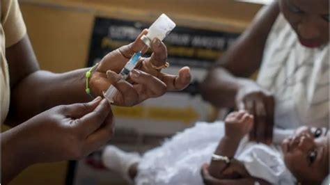 Un Nouveau Vaccin Contre Le Paludisme Efficace Bbc News Afrique