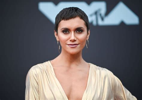 Alyson Stoner Threw It Back Again With A Video Of Her Teaching Ellen