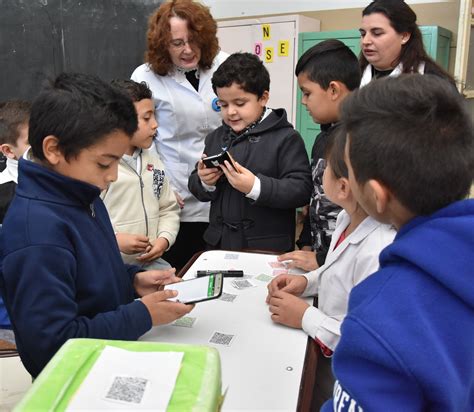 Tras 13 Años De Prohibición Buscan El Uso Pedagógico Del Celular En Clase Diario De Cuyo