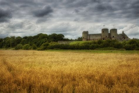 Rhuddlan Castle - hdrcreme