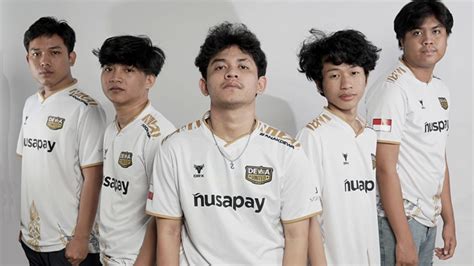 Songsong FFML S8 Dewa United Esports Waspadai Rotasi RRQ Kazu