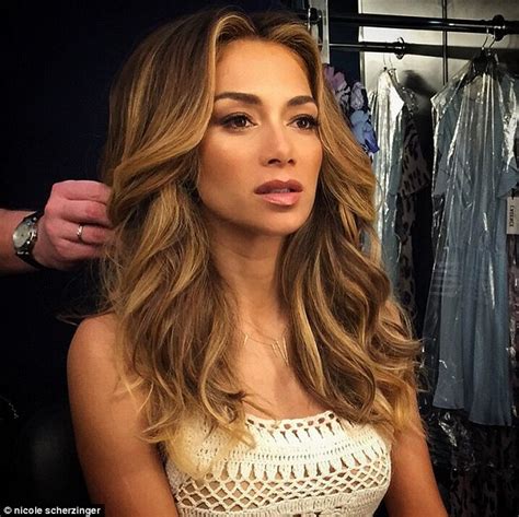 Nicole Scherzinger Showcases New Blonde Locks At Elton John S Post Oscars Party Daily Mail Online