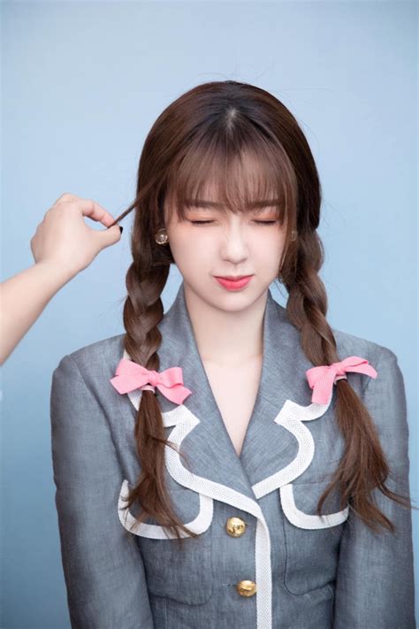 Trợ giảng hot nhất Cbiz hôm nay Ngu Thư Hân visual siêu xinh từ thánh lố cuồng Lisa thành nhân