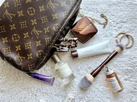 16 Must-Have Makeup Bag Essentials - Purfect Sunday