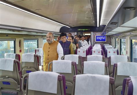 Fastest Speed Vande Bharat Train Is Loaded With Luxury Facilities Know