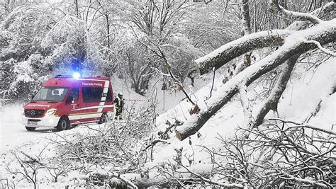 Winter Chaos In Bayern Unf Lle Und Gesperrte Bahnstrecken