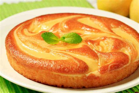 Soffice Come Una Nuvola Questa Torta Con La Crema Da Aggiungere In