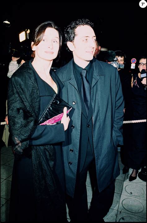 Gad Elmaleh Et Sa Compagne Anne Brochet En 2001 Purepeople