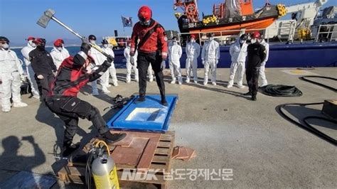 여수해경 전복선박 인명구조 역량 강화 훈련에 나서