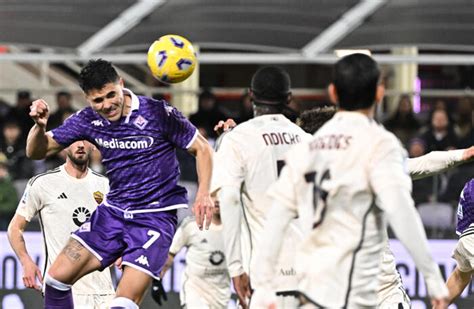 Serie A Fiorentina Roma Live On The Pitch News