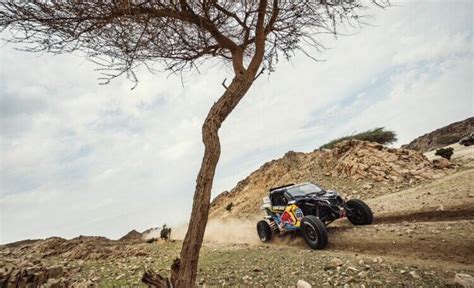 Dakar 2023 Francisco López sale airoso del mar de piedras y sigue