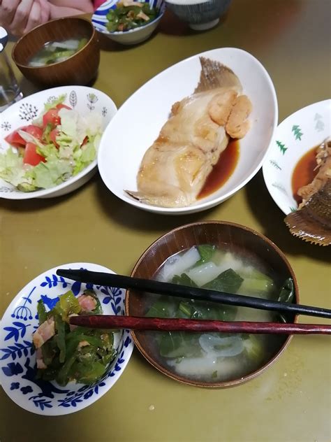 今日はカレイの煮付け献立です。 味のもト～ク