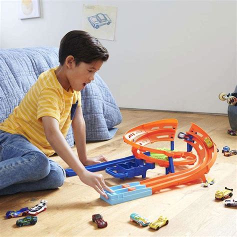 Hot Wheels Dvojna dirkalna steza z dirkalnima avtomobiloma Mattel nakupovanje v IgračeShop