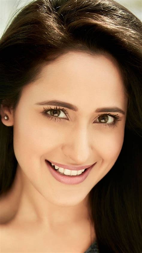 Actriz Pragya Jaiswal Fondo De Pantalla Para M Vil Gratis