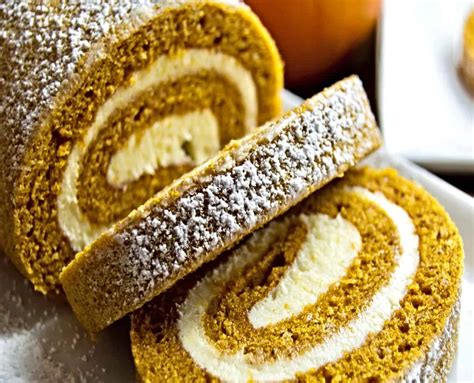 Old Fashioned Pumpkin Roll Treat Dreams