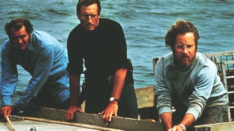 Jaws (1975) Movie Summary and Film Synopsis