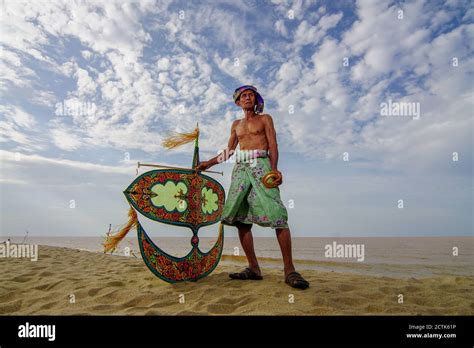 Malaysia Wau Kite Hi Res Stock Photography And Images Alamy