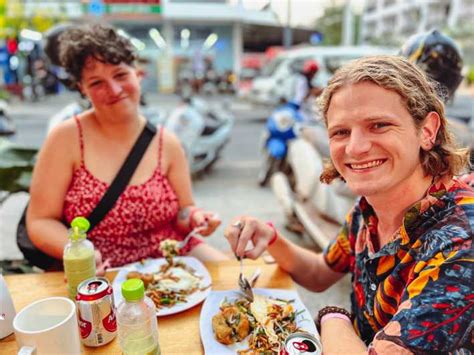 Siem Reap Privat Street Food Tour Med Buss Eller Cykel Getyourguide