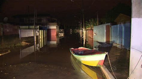 Vídeo Redação RS chuva deixa 36 cidades gaúchas em alerta Rio