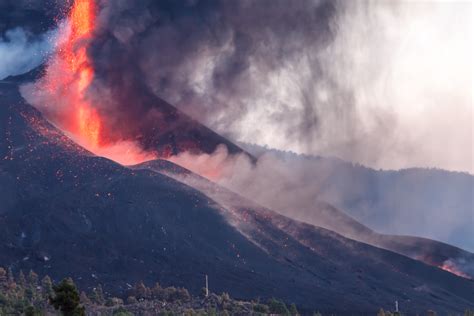 El Volc N De La Palma Registra Explosiones De Gran Intensidad Por La