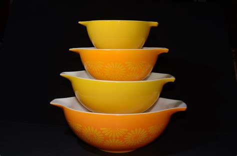 PYREX Daisy Citrus Cinderella Nesting Bowls 441 442 443 444 Vintage