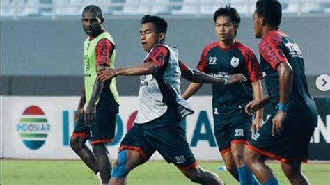 Hasil PSPS Riau Vs Semen Padang Asykar Theking Gagal Manfaatkan