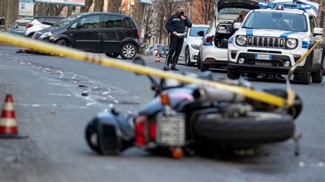 Siracusa Pirata Della Strada Investe E Uccide Un 14enne Grave L Amico